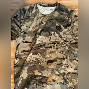 UA camo tee